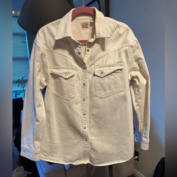 Levi’s Cream Denim Jacket - Picture 2 of 3